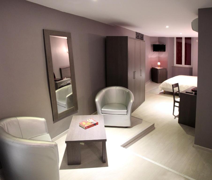 Hotel-Restaurant Des Voyageurs Le Cheylard Room photo